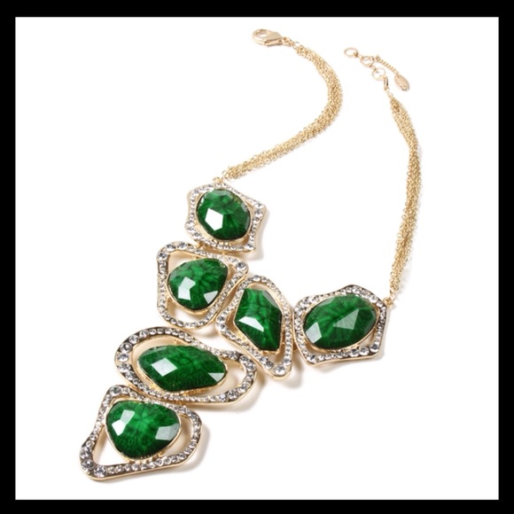 Amrita Singh Jewelry - Amrita Singh Austrian Crystal Necklace Evergreen!